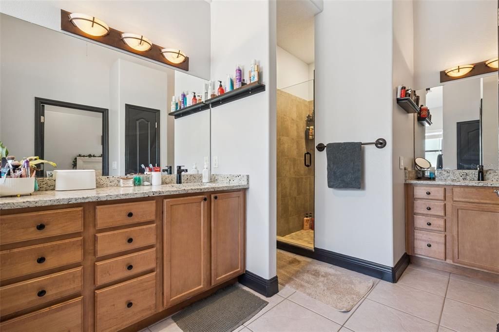 For Sale: $744,999 (4 beds, 2 baths, 3593 Square Feet)