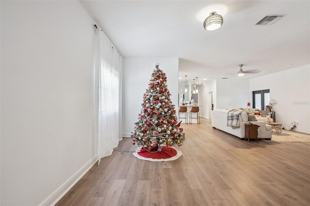 For Sale: $744,999 (4 beds, 2 baths, 3593 Square Feet)