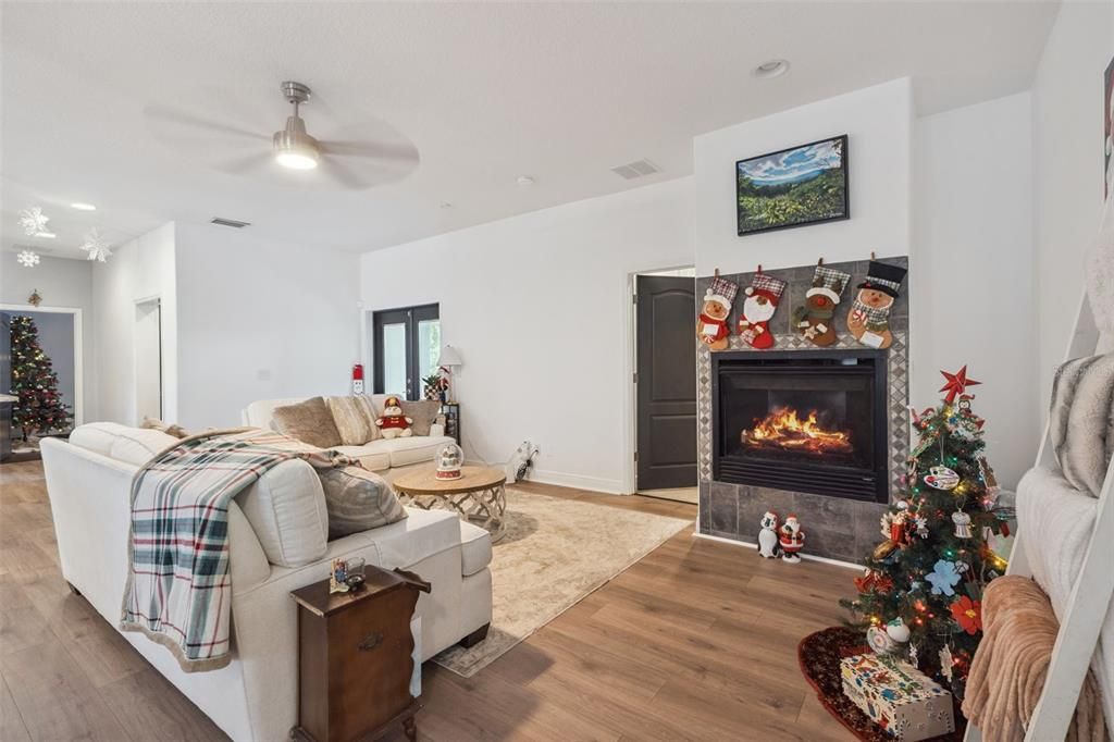 For Sale: $744,999 (4 beds, 2 baths, 3593 Square Feet)