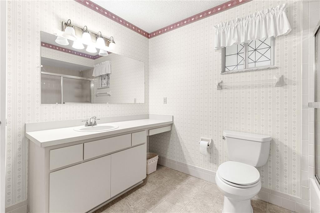 На продажу: $234,000 (2 спален, 2 ванн, 1473 Квадратных фут)