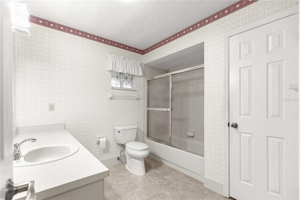 На продажу: $234,000 (2 спален, 2 ванн, 1473 Квадратных фут)