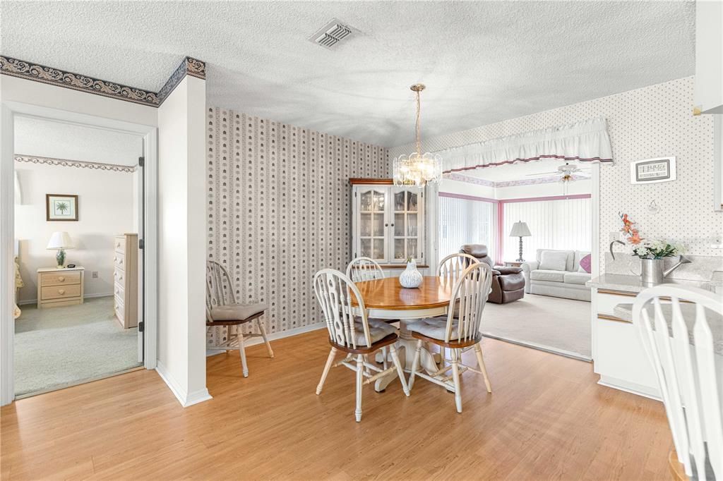 На продажу: $234,000 (2 спален, 2 ванн, 1473 Квадратных фут)