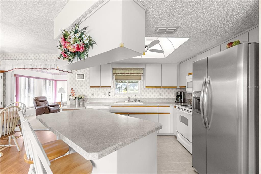 На продажу: $234,000 (2 спален, 2 ванн, 1473 Квадратных фут)