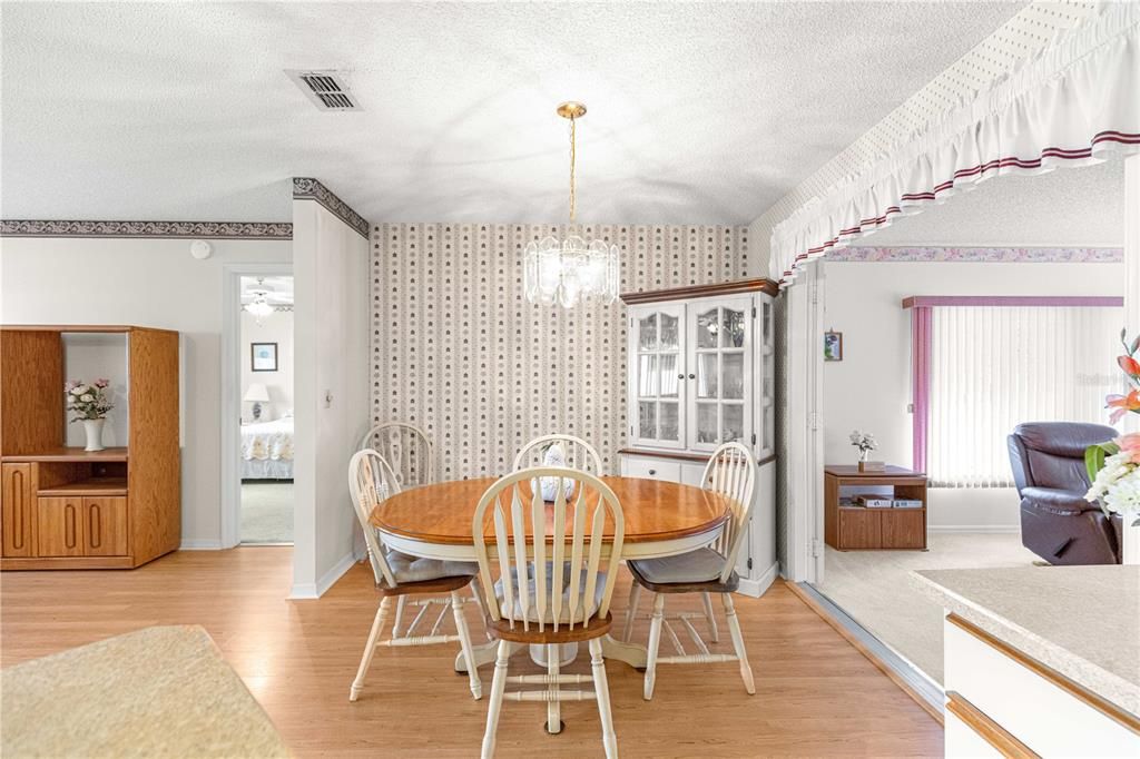 На продажу: $234,000 (2 спален, 2 ванн, 1473 Квадратных фут)