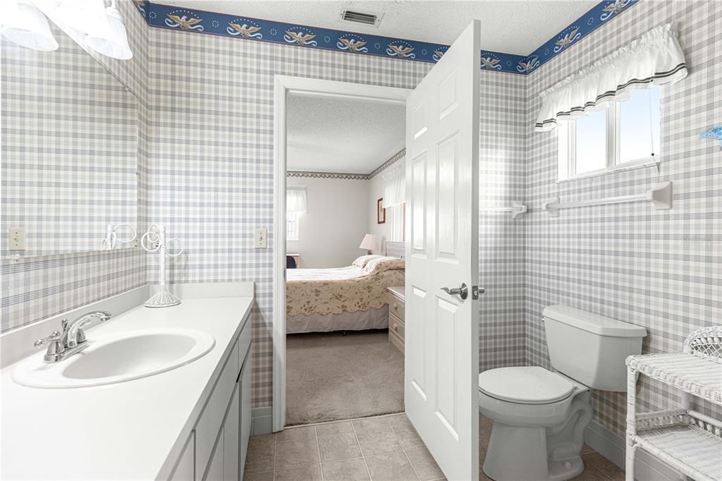 На продажу: $234,000 (2 спален, 2 ванн, 1473 Квадратных фут)