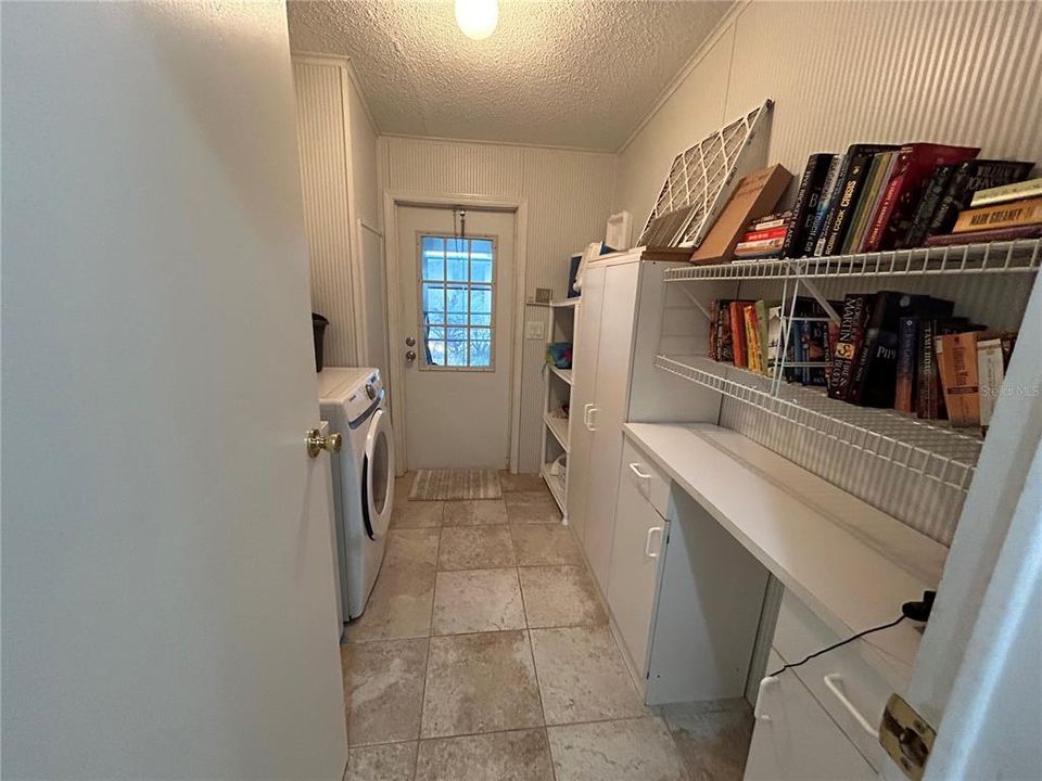 For Sale: $275,000 (3 beds, 2 baths, 1810 Square Feet)