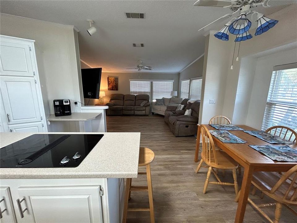 For Sale: $275,000 (3 beds, 2 baths, 1810 Square Feet)