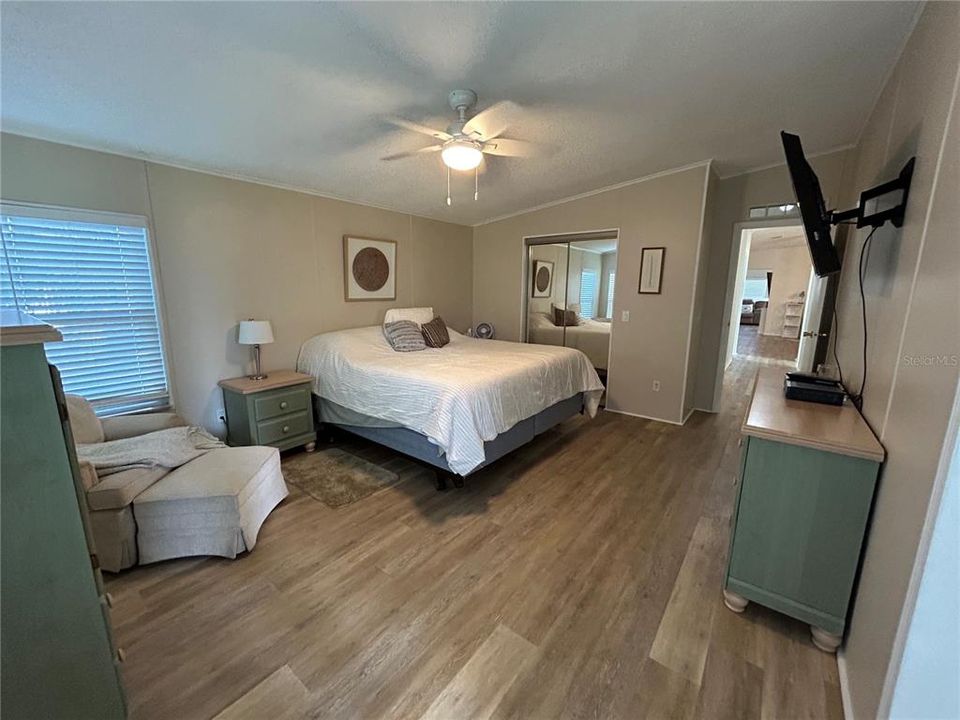 For Sale: $275,000 (3 beds, 2 baths, 1810 Square Feet)