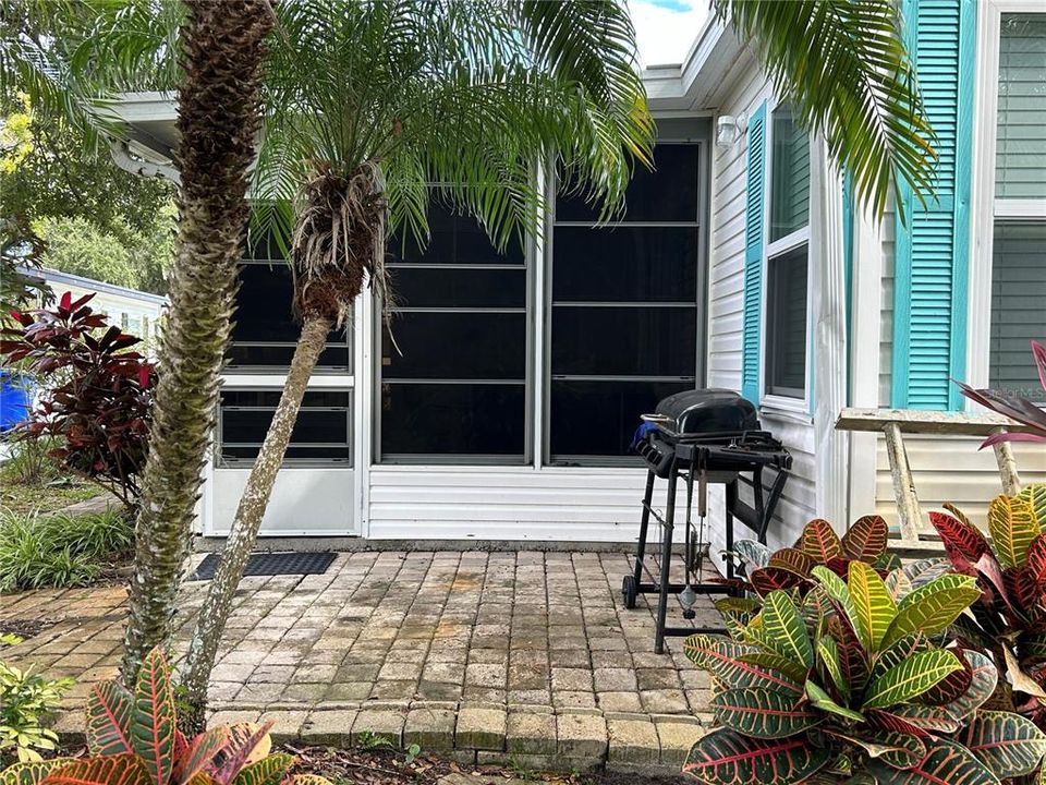 For Sale: $275,000 (3 beds, 2 baths, 1810 Square Feet)