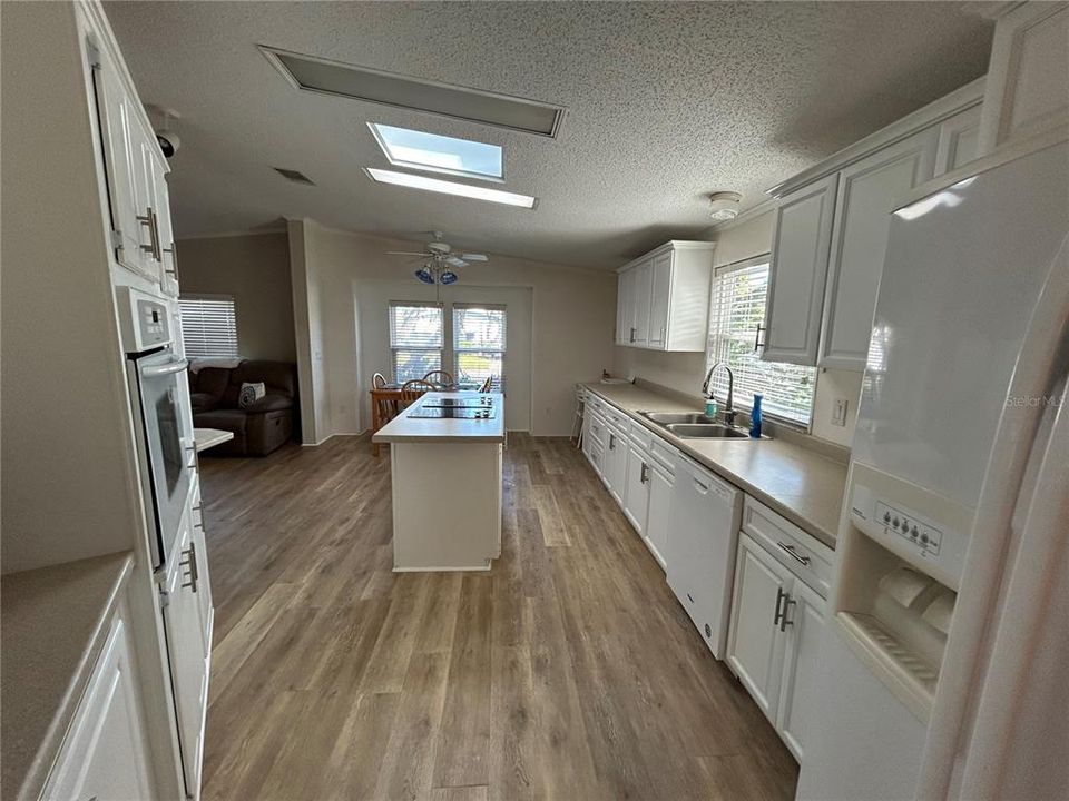 For Sale: $275,000 (3 beds, 2 baths, 1810 Square Feet)