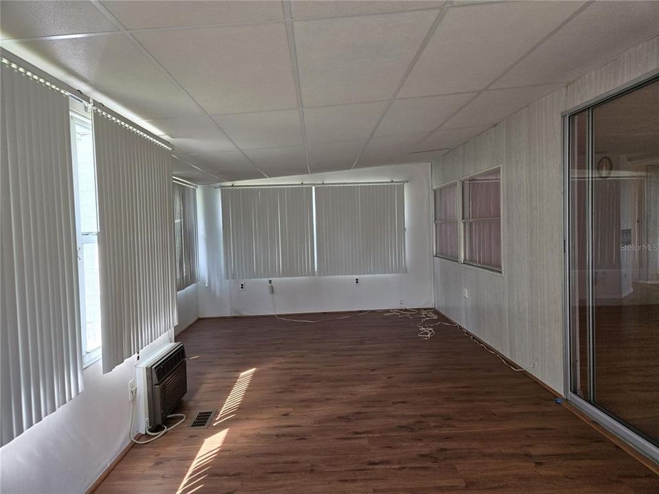 For Sale: $115,000 (2 beds, 2 baths, 1676 Square Feet)