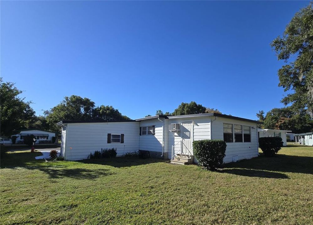 For Sale: $115,000 (2 beds, 2 baths, 1676 Square Feet)