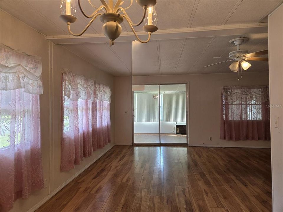 For Sale: $115,000 (2 beds, 2 baths, 1676 Square Feet)