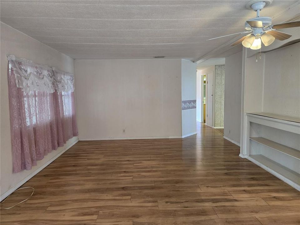 For Sale: $115,000 (2 beds, 2 baths, 1676 Square Feet)