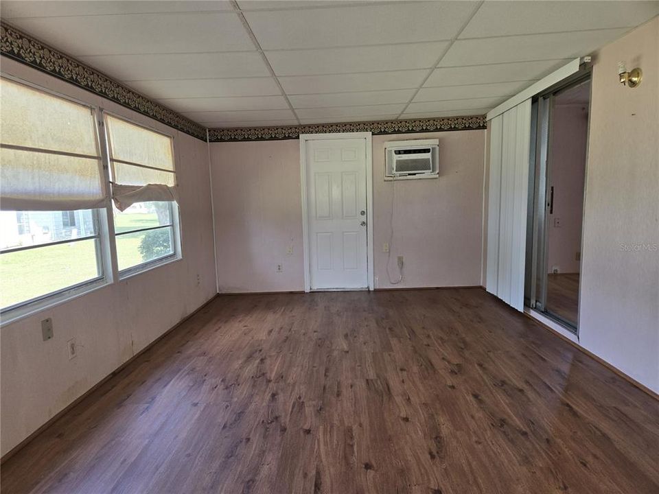 For Sale: $115,000 (2 beds, 2 baths, 1676 Square Feet)