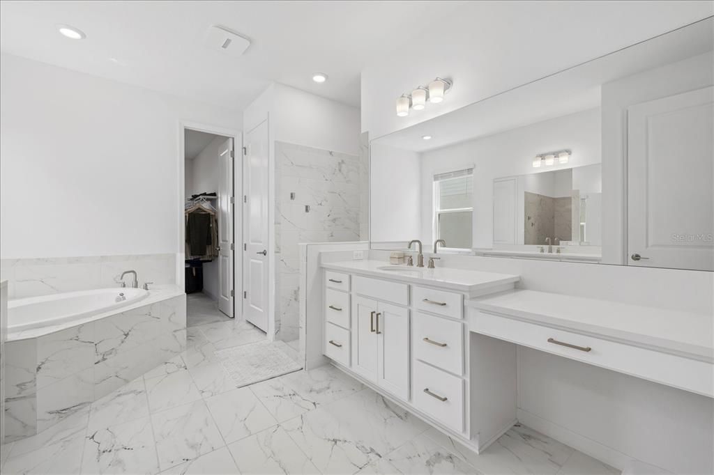 Active With Contract: $1,175,000 (7 beds, 4 baths, 4838 Square Feet)