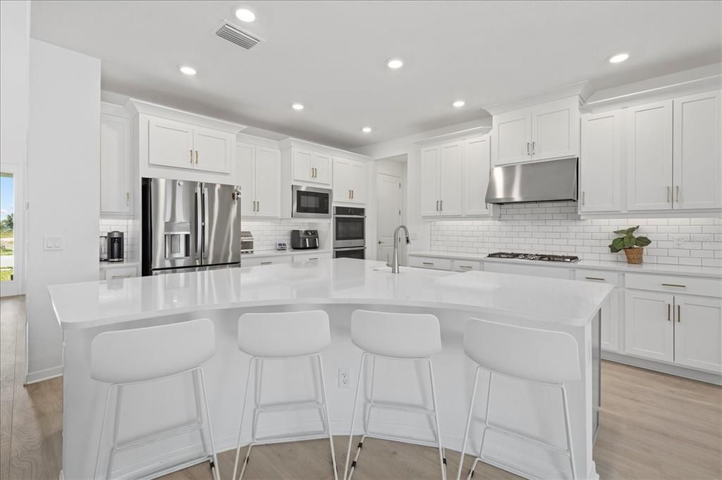 Active With Contract: $1,175,000 (7 beds, 4 baths, 4838 Square Feet)