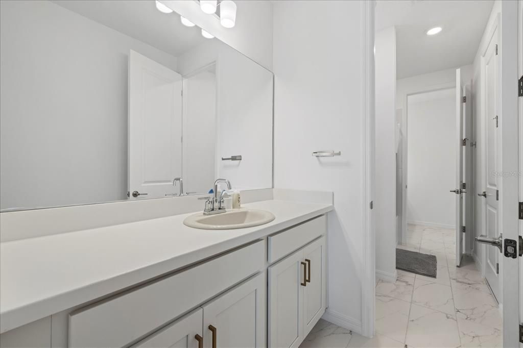 Active With Contract: $1,175,000 (7 beds, 4 baths, 4838 Square Feet)