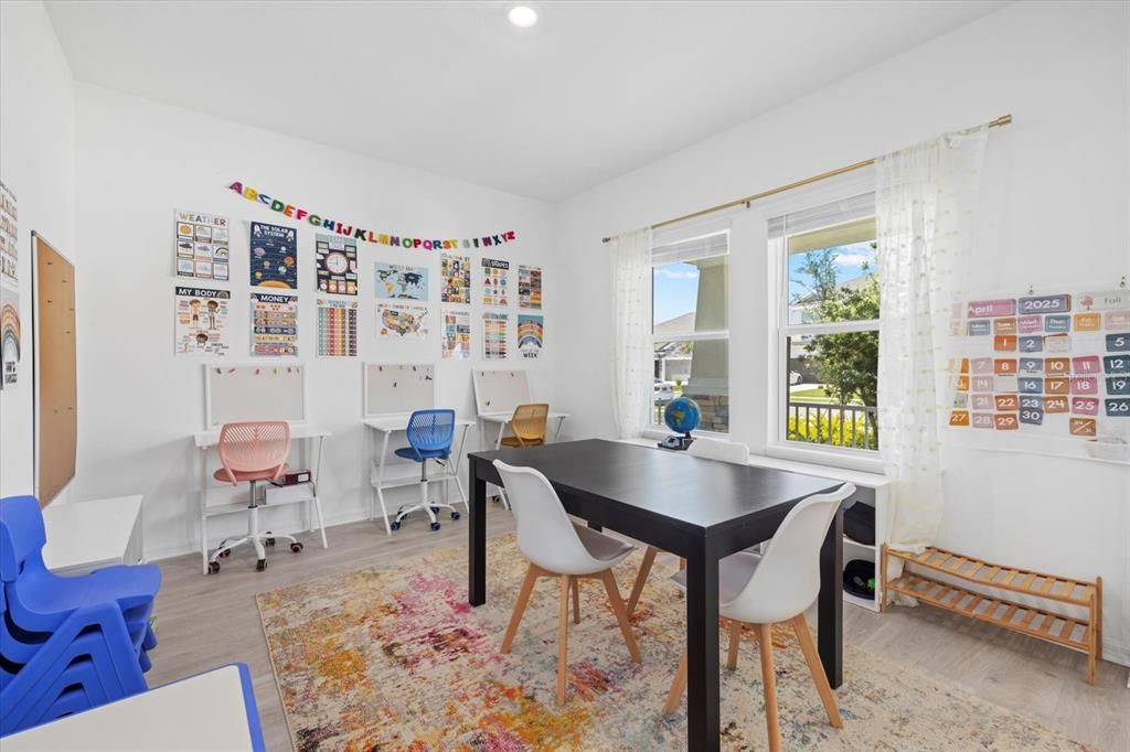 Active With Contract: $1,175,000 (7 beds, 4 baths, 4838 Square Feet)