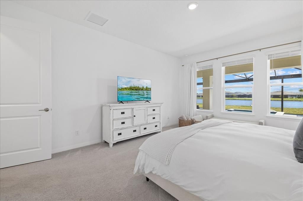 Active With Contract: $1,175,000 (7 beds, 4 baths, 4838 Square Feet)