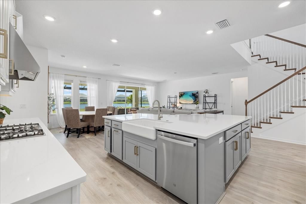 Active With Contract: $1,175,000 (7 beds, 4 baths, 4838 Square Feet)