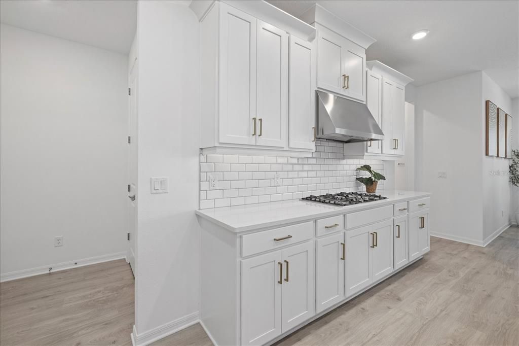 Active With Contract: $1,175,000 (7 beds, 4 baths, 4838 Square Feet)