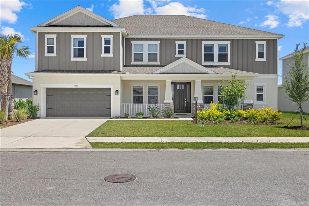 Active With Contract: $1,175,000 (7 beds, 4 baths, 4838 Square Feet)