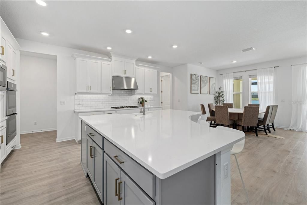 Active With Contract: $1,175,000 (7 beds, 4 baths, 4838 Square Feet)