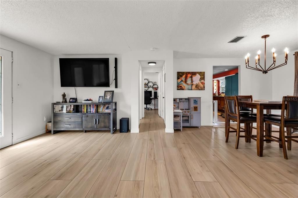 En Venta: $215,000 (2 camas, 2 baños, 1200 Pies cuadrados)