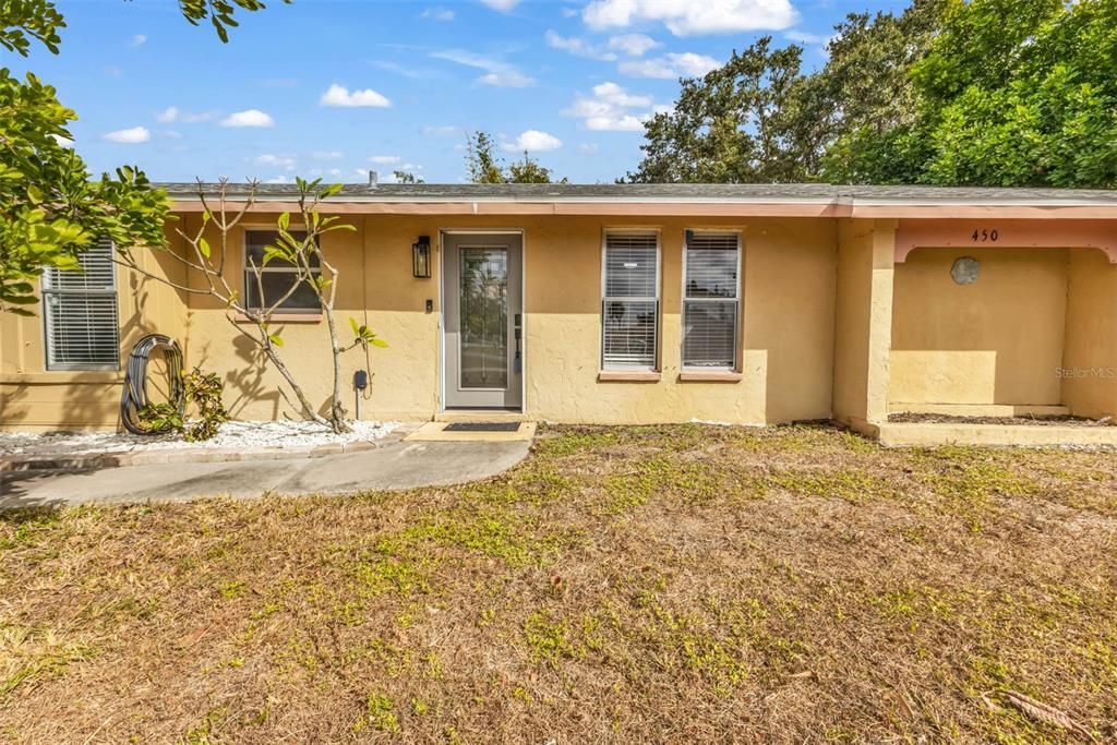 En Venta: $215,000 (2 camas, 2 baños, 1200 Pies cuadrados)