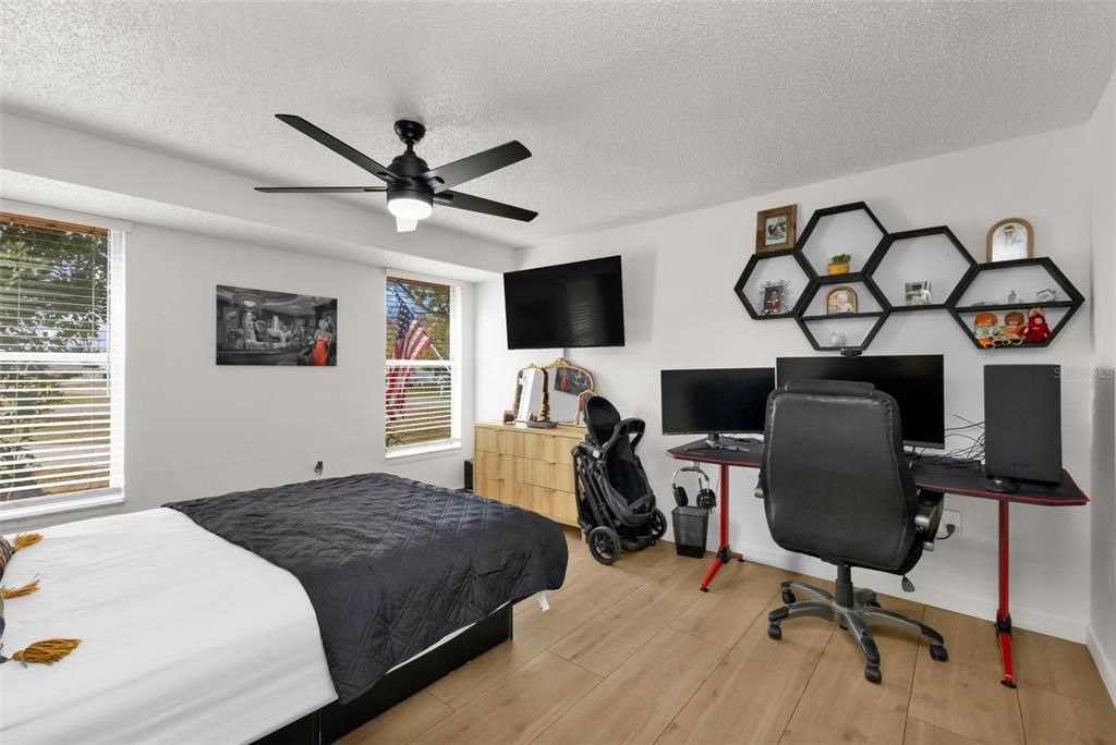 En Venta: $215,000 (2 camas, 2 baños, 1200 Pies cuadrados)