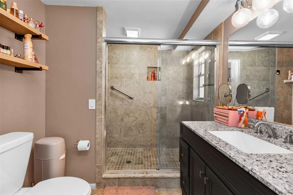 En Venta: $215,000 (2 camas, 2 baños, 1200 Pies cuadrados)