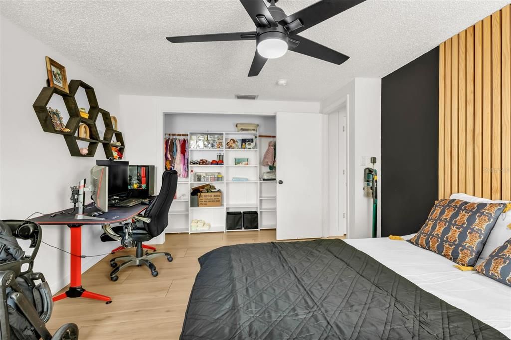 En Venta: $215,000 (2 camas, 2 baños, 1200 Pies cuadrados)