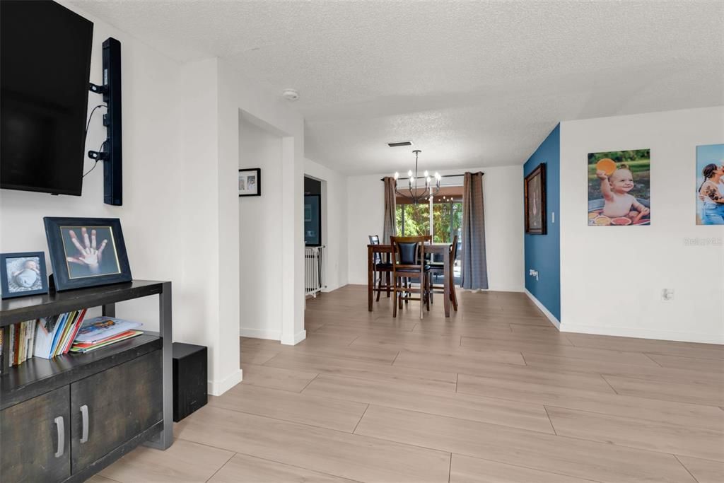 En Venta: $215,000 (2 camas, 2 baños, 1200 Pies cuadrados)