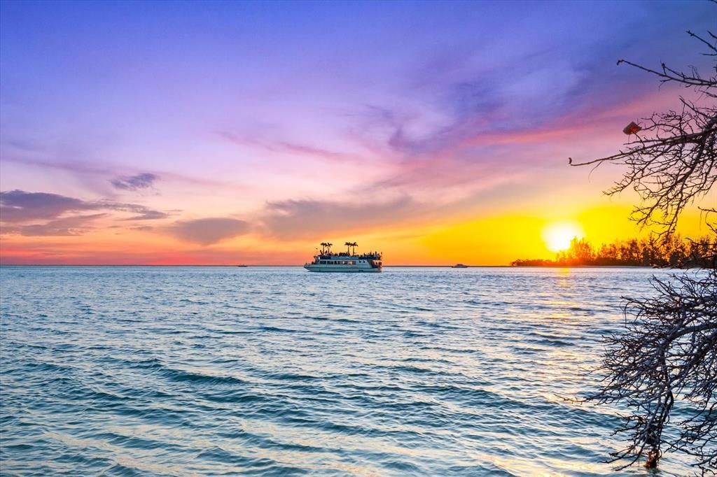 En Venta: $2,250,000 (4 camas, 3 baños, 2971 Pies cuadrados)