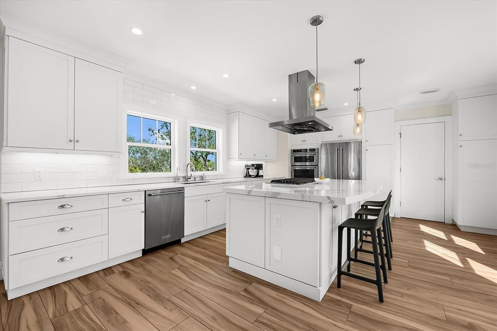 En Venta: $2,250,000 (4 camas, 3 baños, 2971 Pies cuadrados)