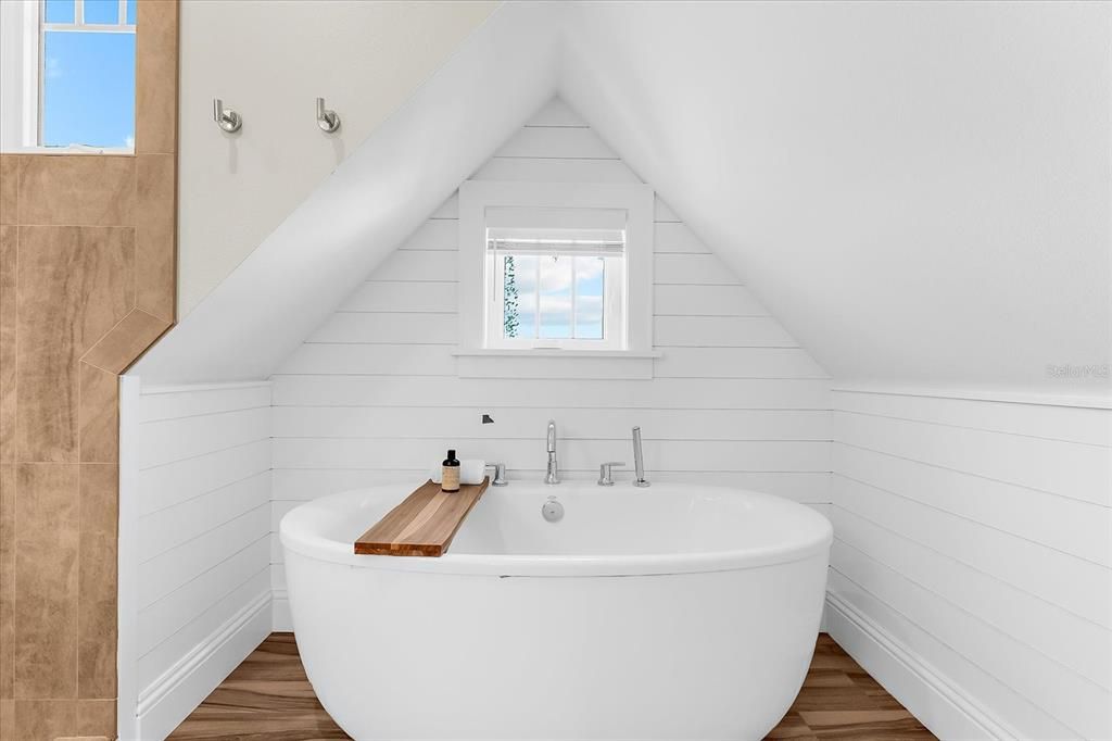 En Venta: $2,250,000 (4 camas, 3 baños, 2971 Pies cuadrados)