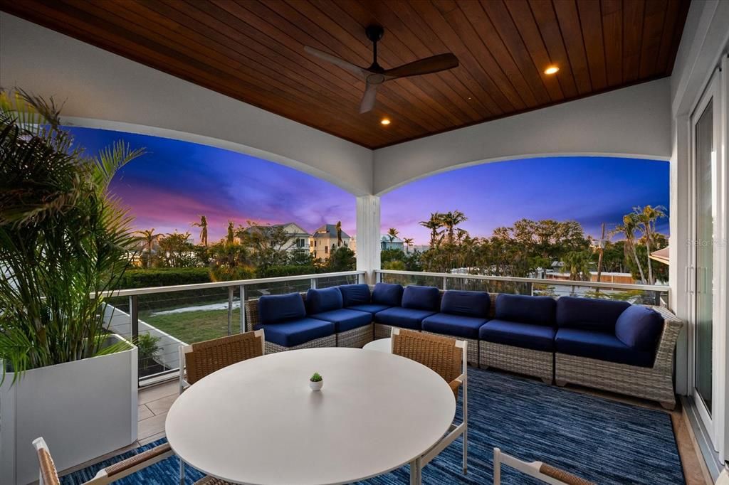 En Venta: $2,250,000 (4 camas, 3 baños, 2971 Pies cuadrados)