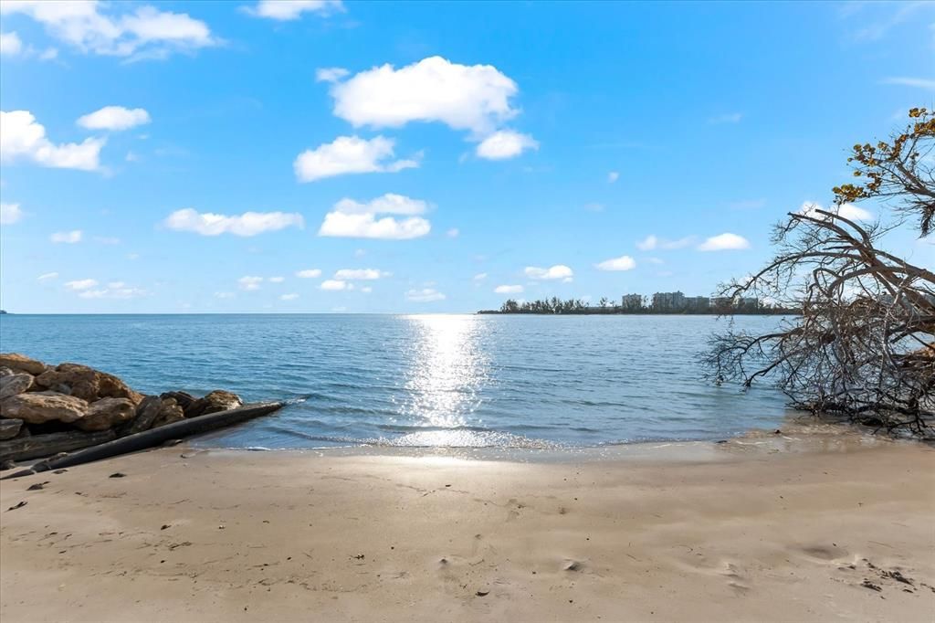 En Venta: $2,250,000 (4 camas, 3 baños, 2971 Pies cuadrados)