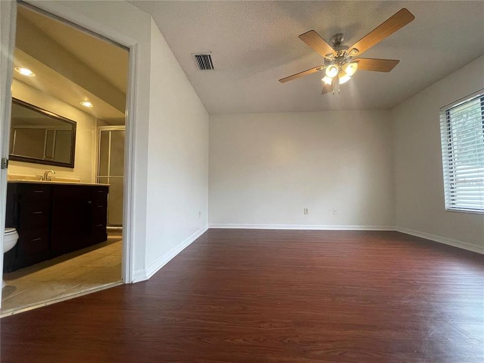 For Rent: $2,000 (2 beds, 2 baths, 1166 Square Feet)