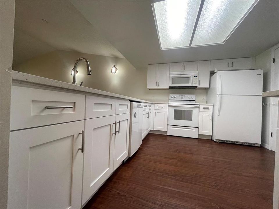 For Rent: $2,000 (2 beds, 2 baths, 1166 Square Feet)
