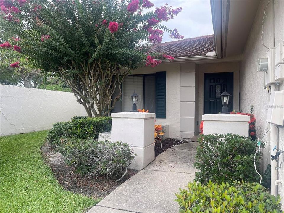 For Rent: $2,000 (2 beds, 2 baths, 1166 Square Feet)