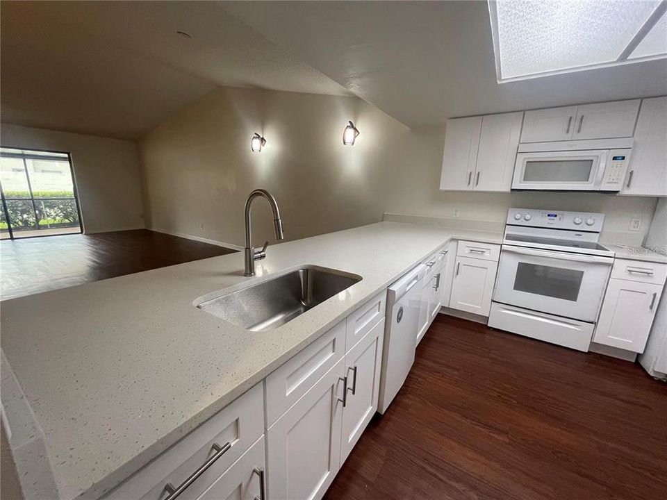 For Rent: $2,000 (2 beds, 2 baths, 1166 Square Feet)
