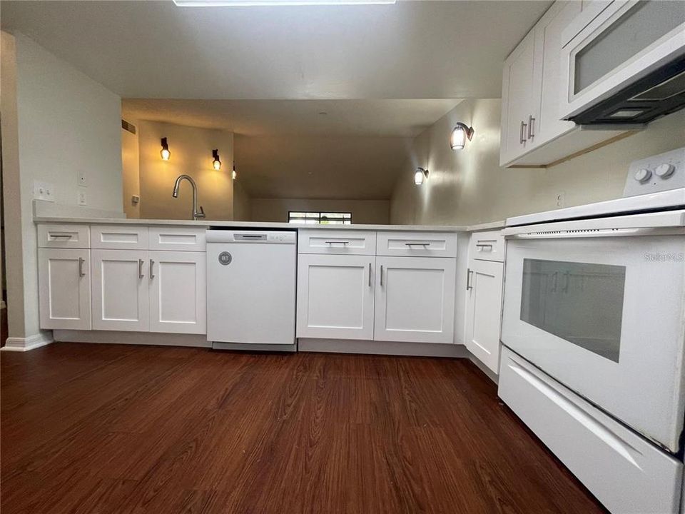 For Rent: $2,000 (2 beds, 2 baths, 1166 Square Feet)
