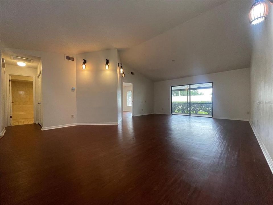 For Rent: $2,000 (2 beds, 2 baths, 1166 Square Feet)