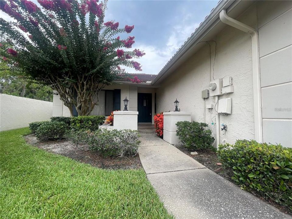 For Rent: $2,000 (2 beds, 2 baths, 1166 Square Feet)