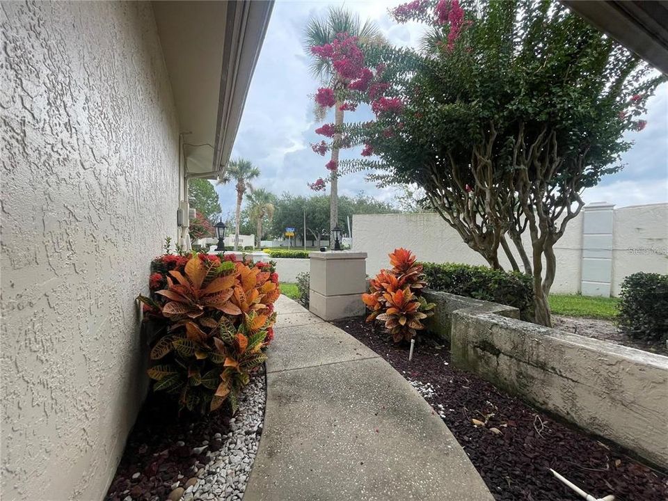 For Rent: $2,000 (2 beds, 2 baths, 1166 Square Feet)