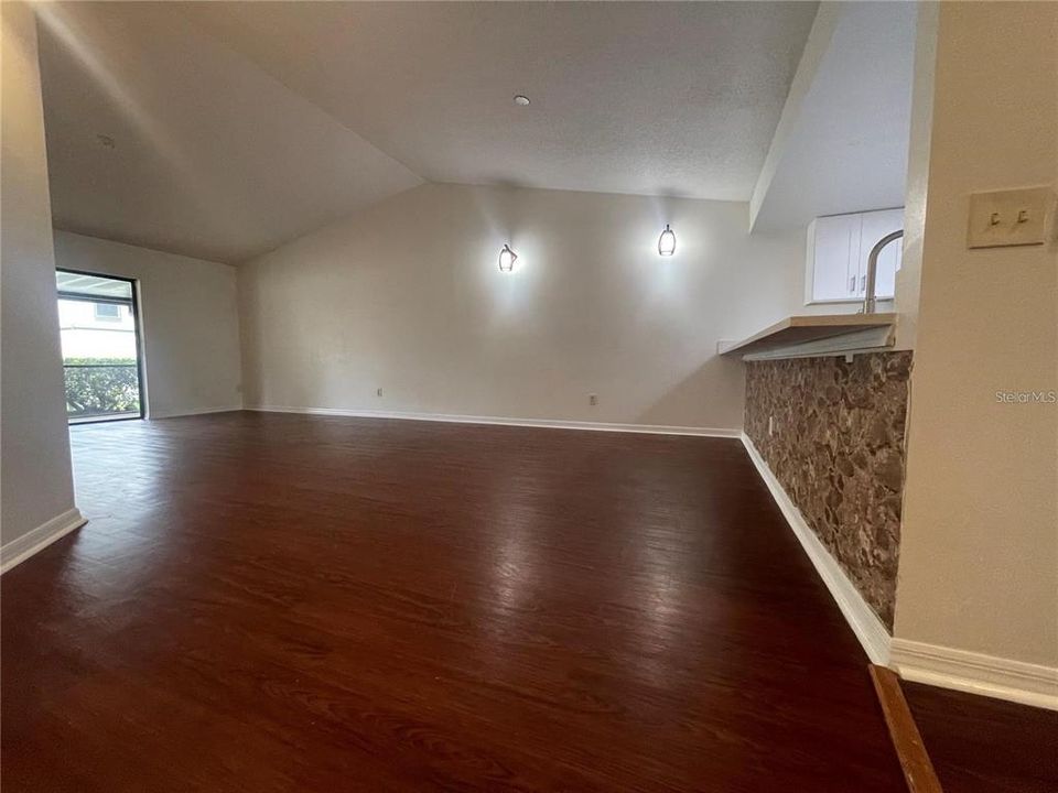 For Rent: $2,000 (2 beds, 2 baths, 1166 Square Feet)