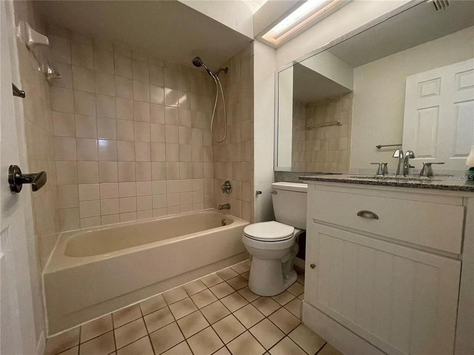 For Rent: $2,000 (2 beds, 2 baths, 1166 Square Feet)