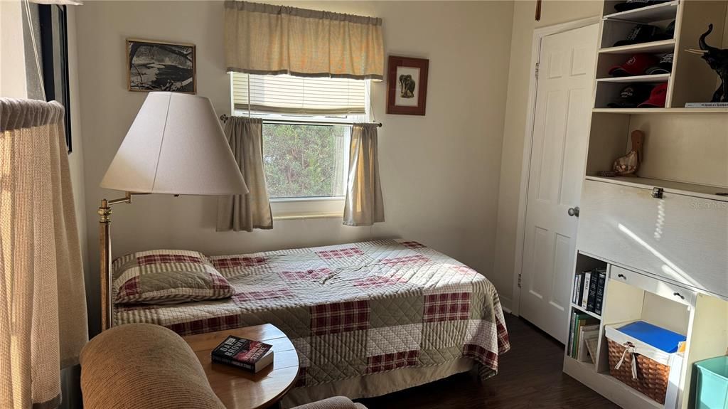 Active With Contract: $247,500 (2 beds, 1 baths, 832 Square Feet)